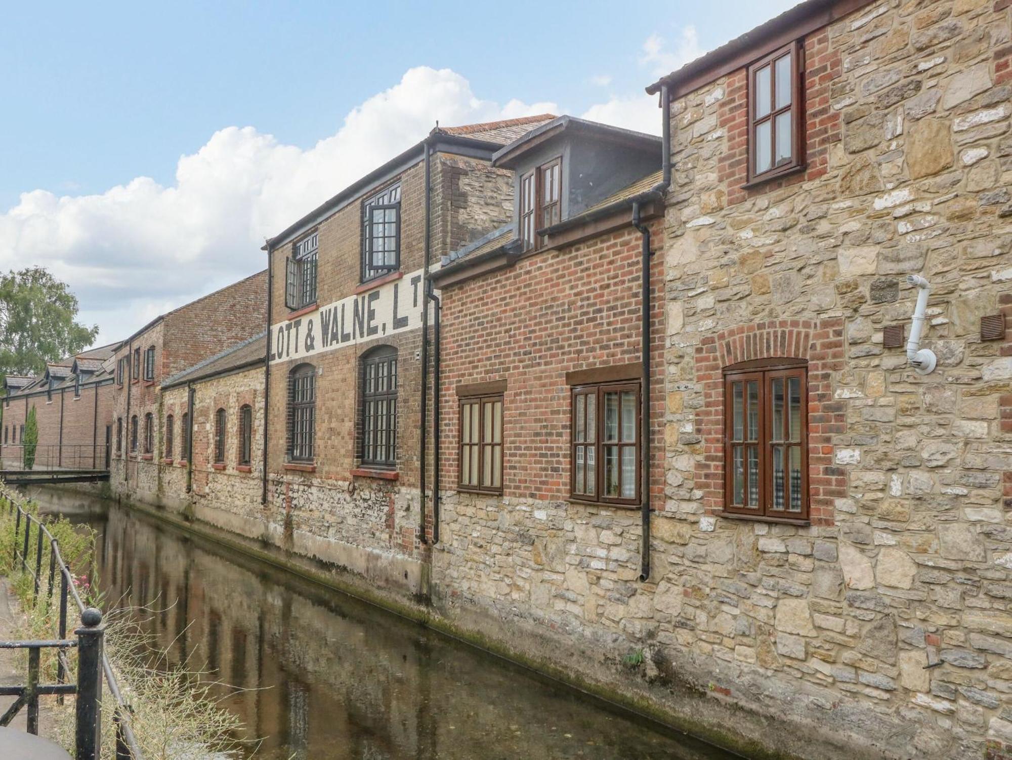 The Coach House - Trinity Lodge Dorchester Extérieur photo